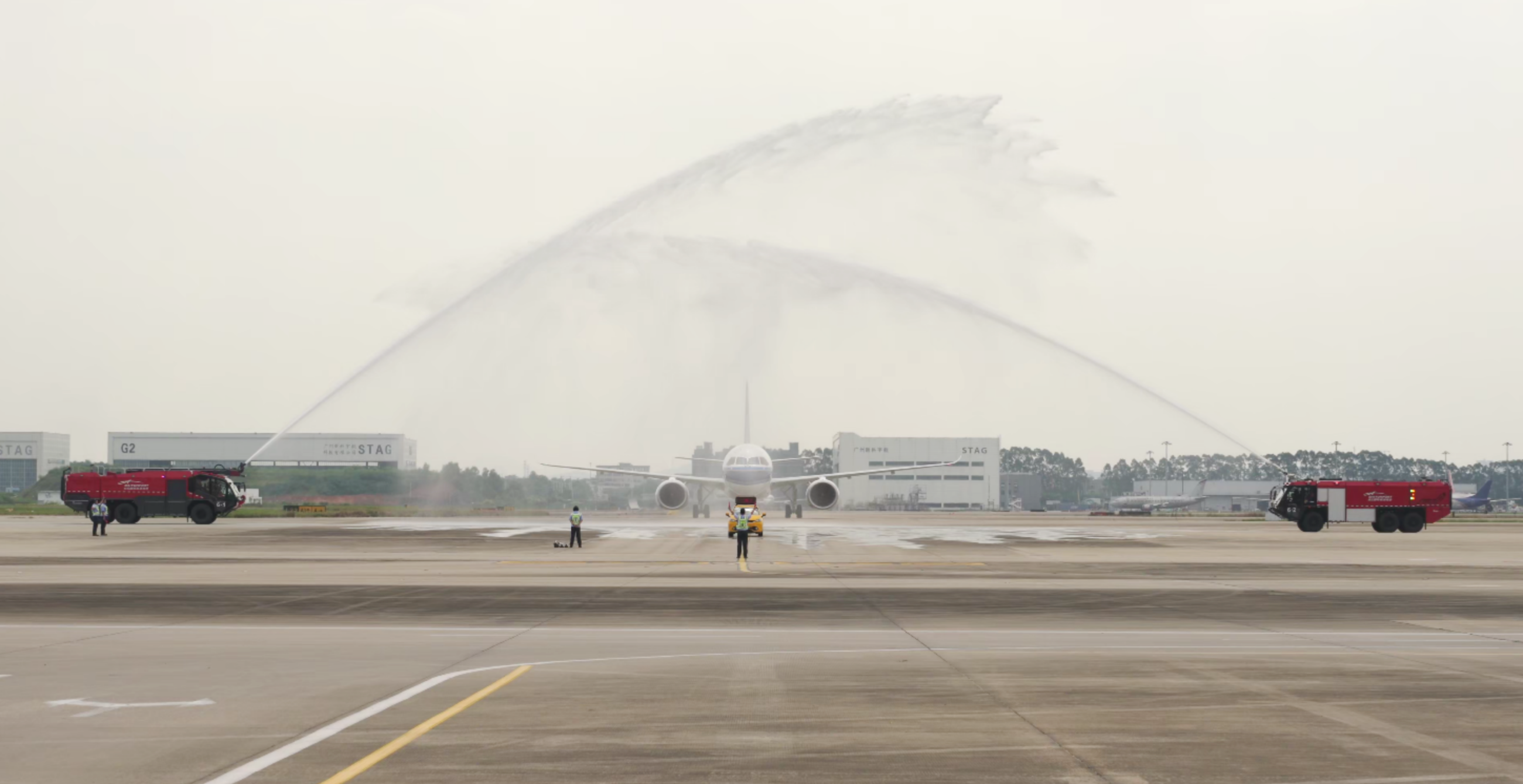 8月29日，南航首架?chē)?guó)產(chǎn)C919飛機(jī)正式入列。中國(guó)南方航空公司供圖